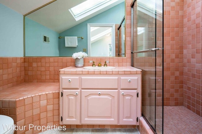 Building Photo - 5 br, 3.5 bath House - 27555 Purissima Rd