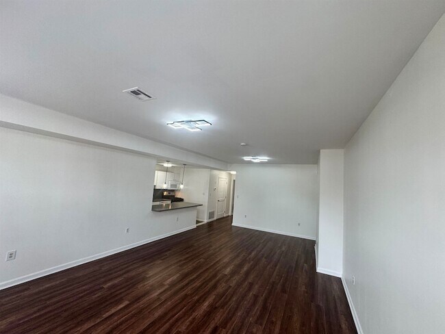 Building Photo - 225 Halladay St