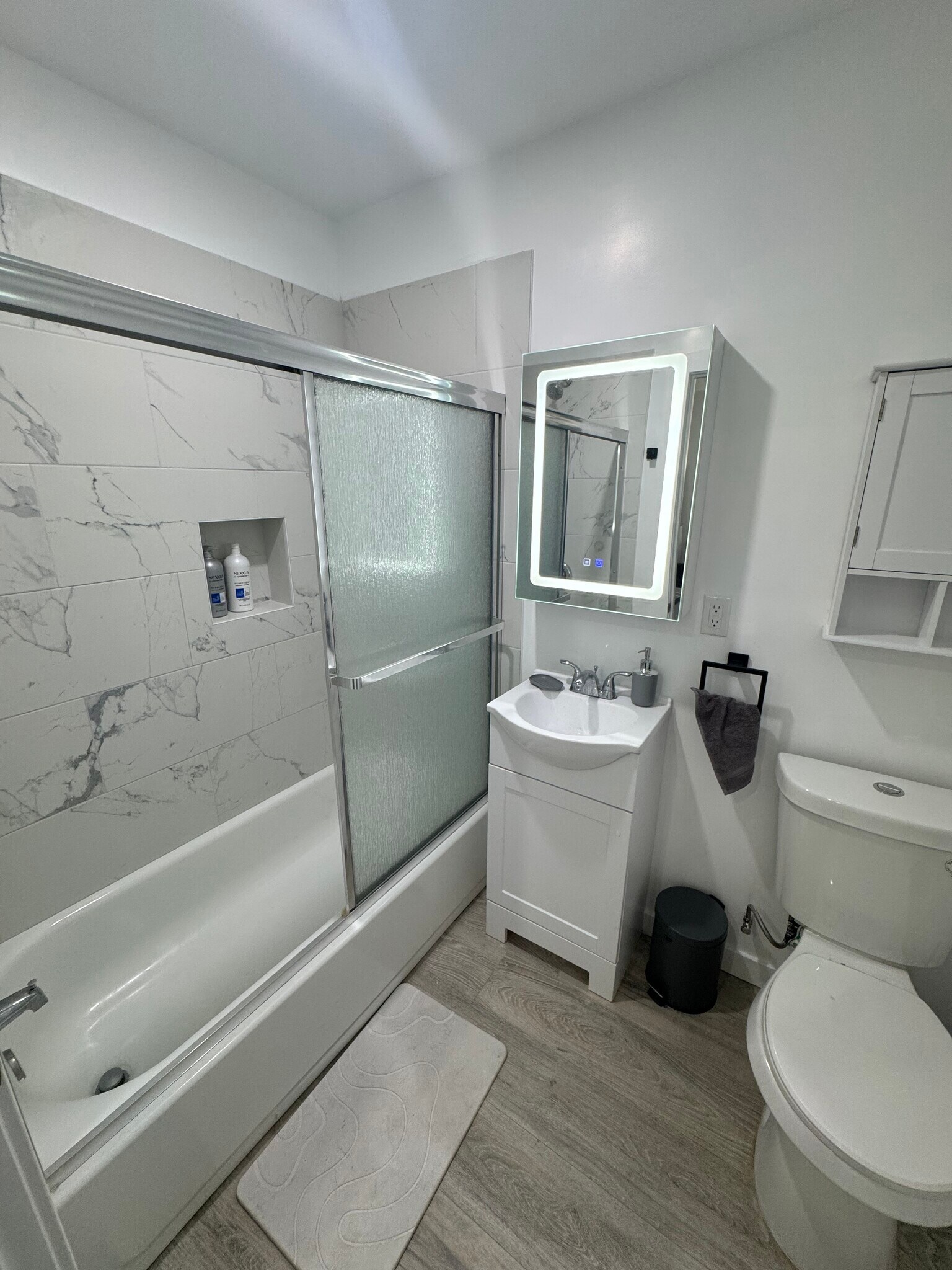 Building Photo - 1023 N Gage Ave