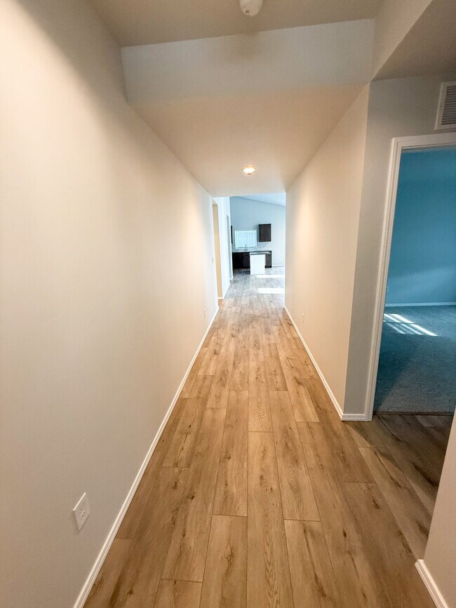 Building Photo - 1367 Silver Vly St