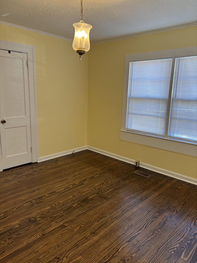 Building Photo - 107 Orange St