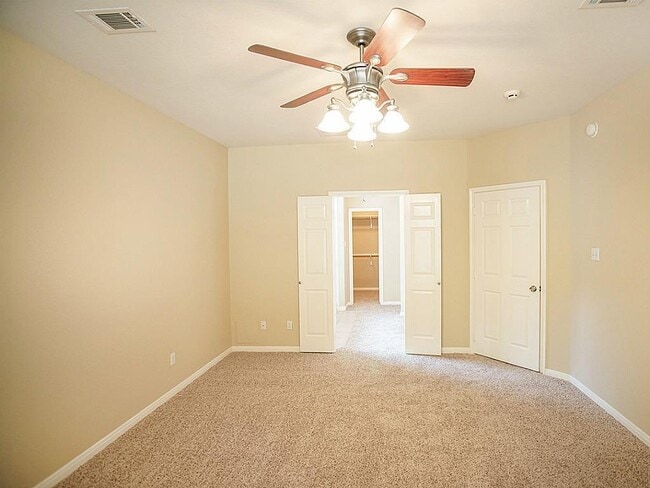Building Photo - 21645 Forest Colony Dr