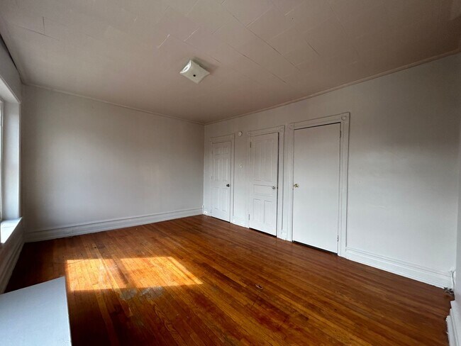 Building Photo - 312 N 14th St