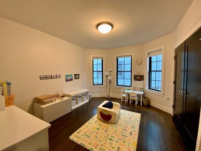 Building Photo - 65 Broadway