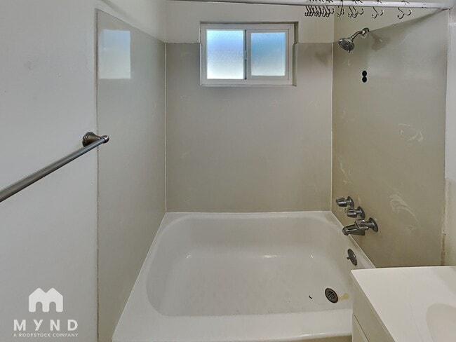 Building Photo - 2376 Sutter Ave