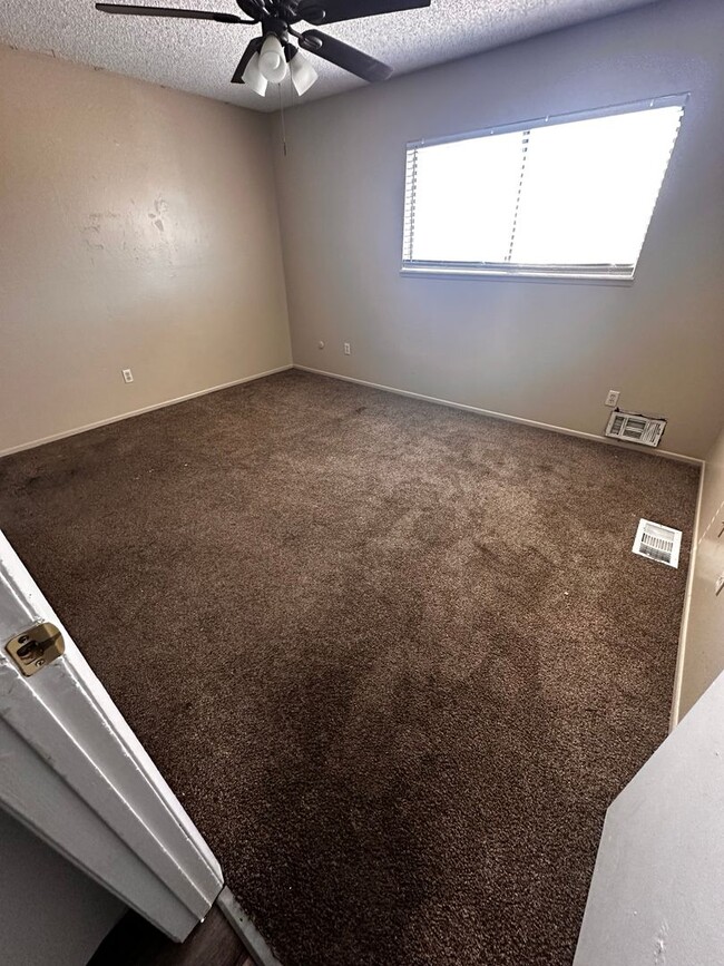 Building Photo - 3 bed 2 Bath Apartment for Rent