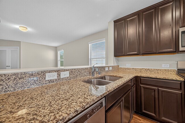 Building Photo - 1830 Cormorant Cres