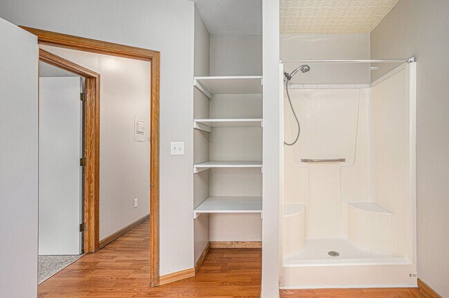 Building Photo - West Lovell 2-Bed/1-Bath upstairs apartment, 789 sq. ft. - Ask about our Security Deposit Alterna...