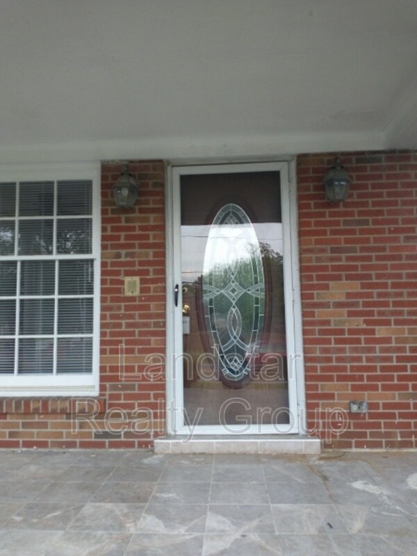 Building Photo - 6613 Manslick Rd