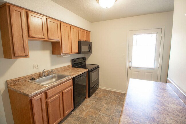 Building Photo - 210 Wheaton Ct