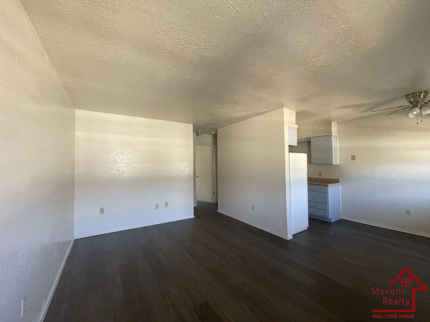 Building Photo - 1502 NW Kingsbury Ave