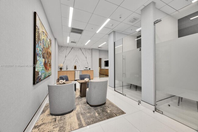 Building Photo - 888 Brickell Key Dr