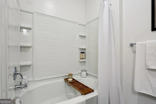 Building Photo - 75 Overlook Pkwy SE