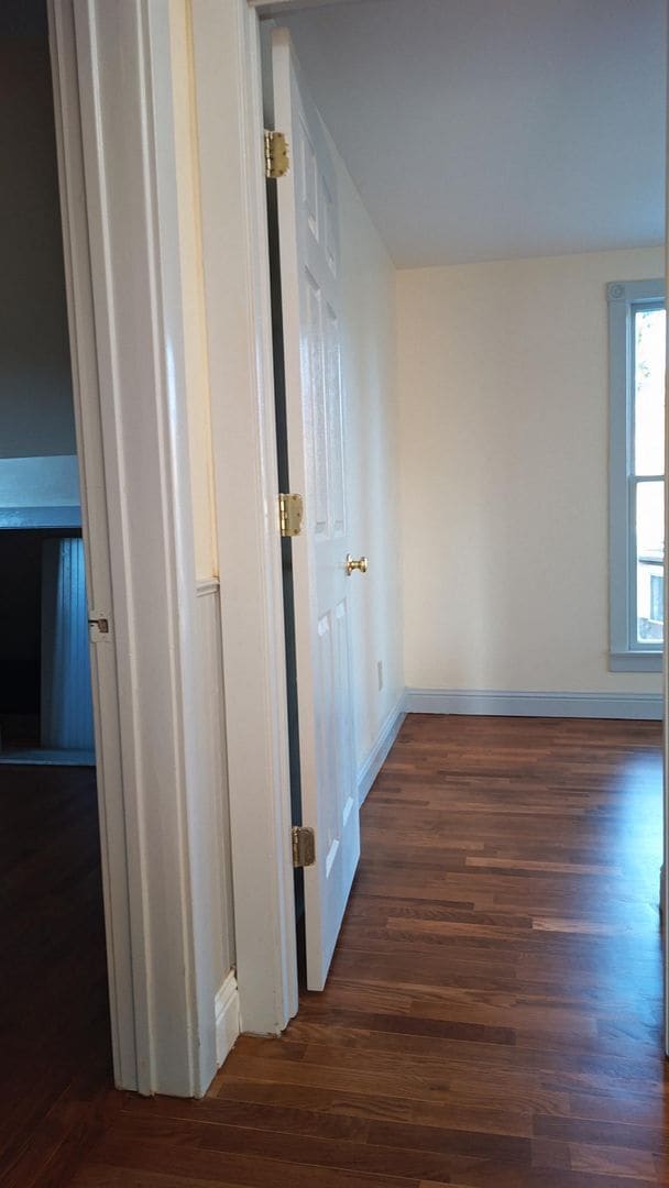 Building Photo - 6+ Bdrm Home Built 1895.  Close In.  With Pastures.