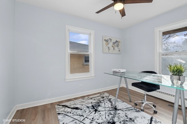 Building Photo - 1001 Oakton St