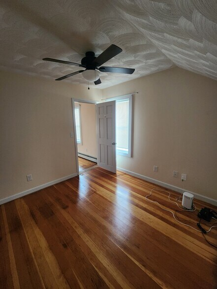 Bedroom 2 - 9 Maple St