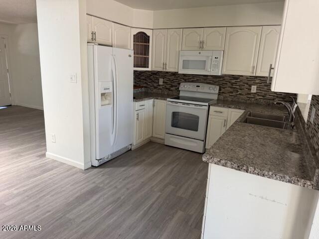 Building Photo - 3033 S Longmore