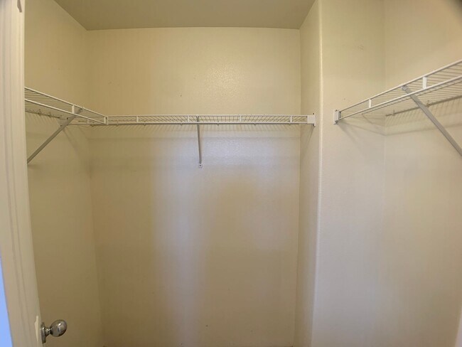 Building Photo - 3 bedrooms with A/C & 2 car garage in Ewa Beach (Spinnaker Place Townhome)! First showing is 12/1...