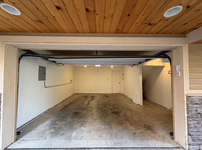 Building Photo - 517 N 39th St