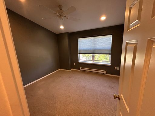 Building Photo - Gorgeous 2 bedroom 2 bath townhome available now!