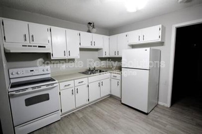 Building Photo - 790 Country Aire Ct