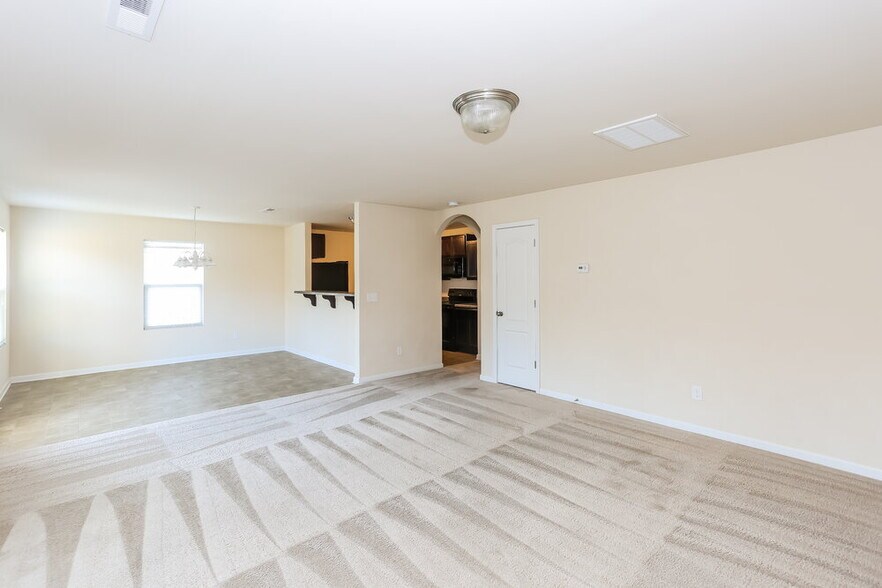 Building Photo - 164 Autumn Bluff Cir