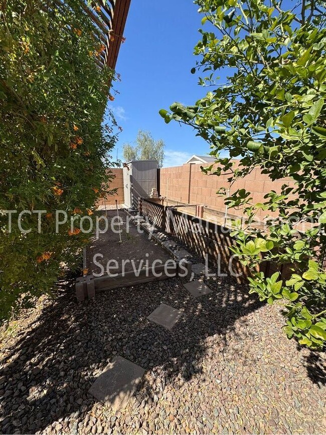 Building Photo - Beautifully Upgraded Home in Sedella Community
