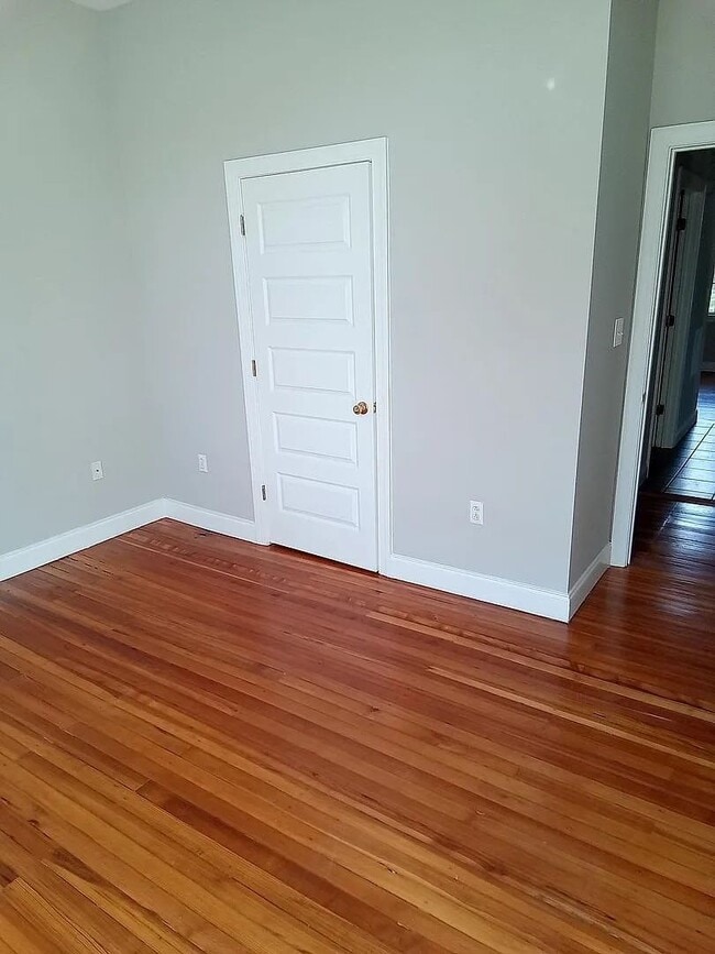 Building Photo - JP - Pierce