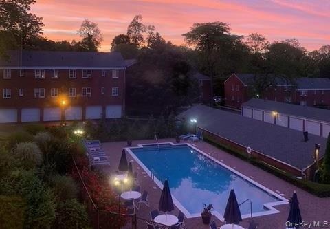 Building Photo - 415 Main St