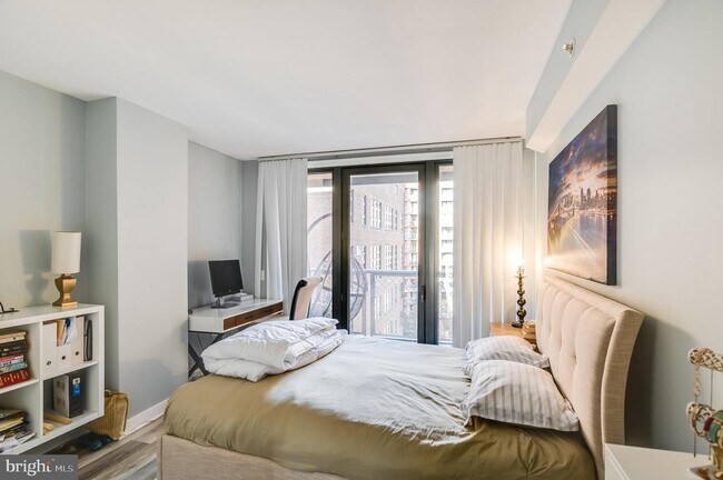 Building Photo - 631 D St NW