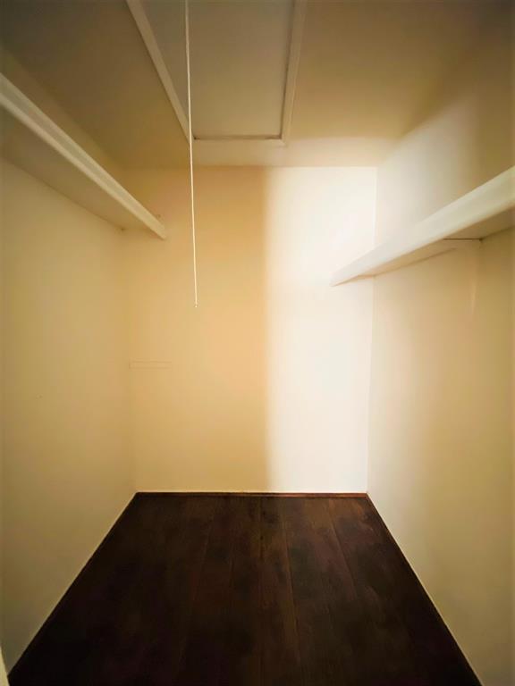 Building Photo - 615 Stonewall Dr