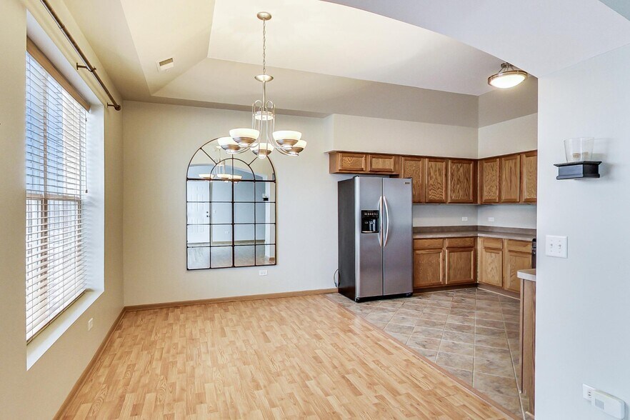 Building Photo - 16600 Liberty Cir