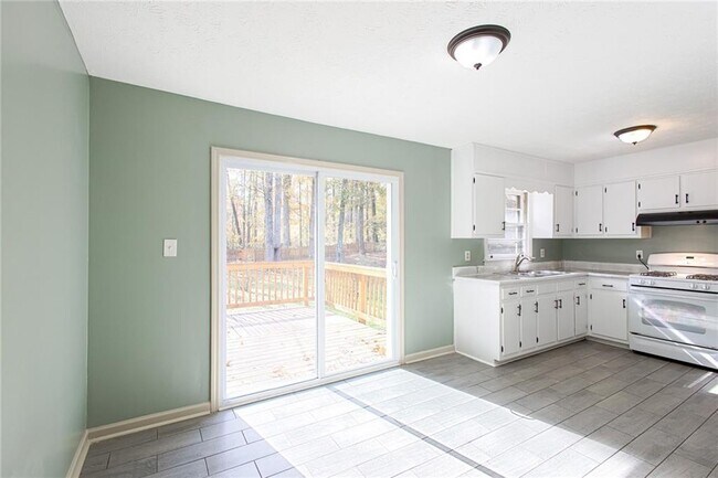 Building Photo - 4979 Paris Ave