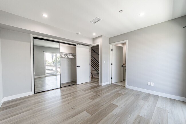 Building Photo - 2223 S Highland Ave