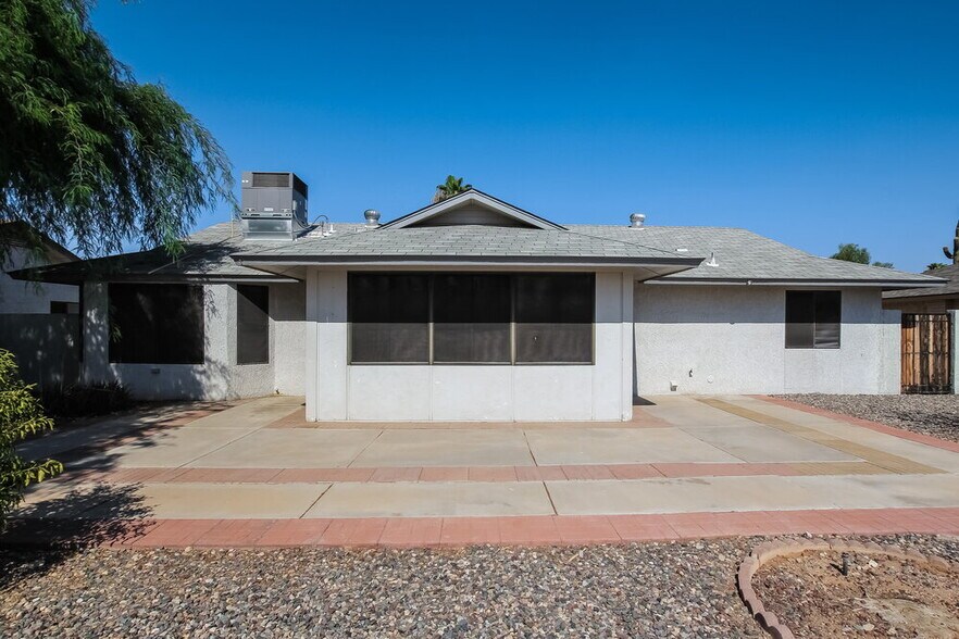 Building Photo - 17614 N 133rd Dr