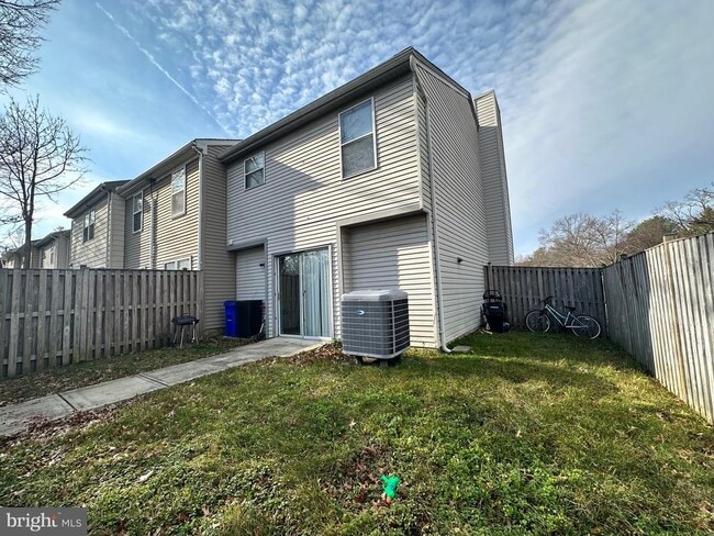 Building Photo - 14781 London Ln