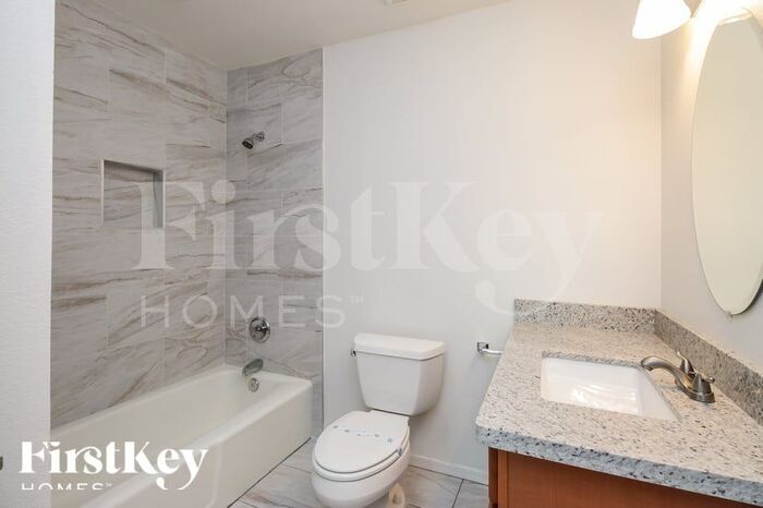 Building Photo - 5610 S 20th Ln