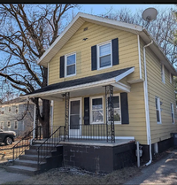 Building Photo - Spacious 3 Bedroom 1 Bath House Located in...