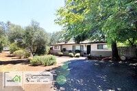 Building Photo - 4548 Pensacola St