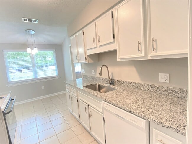 Building Photo - 25 Davidson Ave