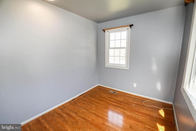 Building Photo - 103 Waelchli Ave