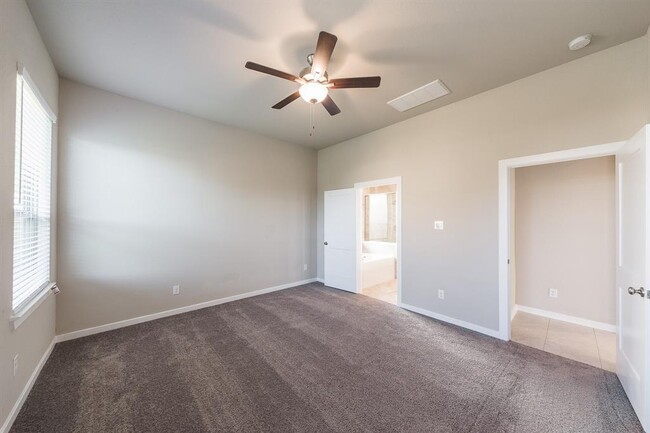 Building Photo - 3003 Hazel Pointe Trail
