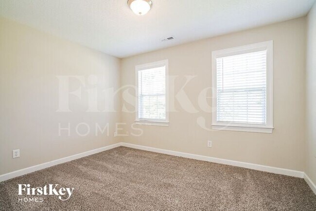 Building Photo - 178 Wilshire Way