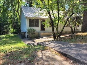 Building Photo - 1405 Briarcliff Dr