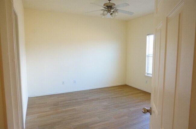 Building Photo - 2514 Hawks Rd