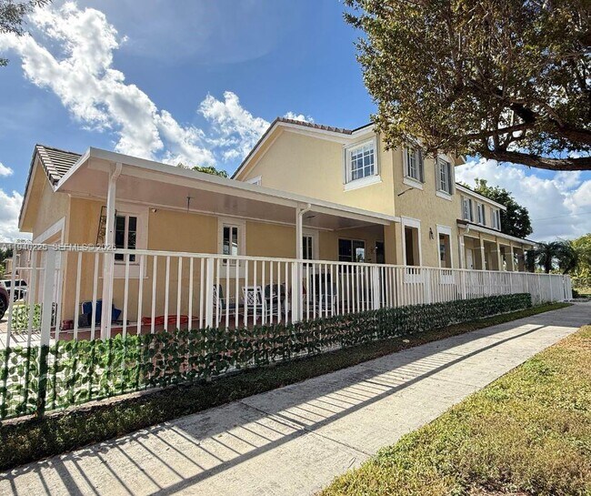 Building Photo - 27037 SW 142nd Ave