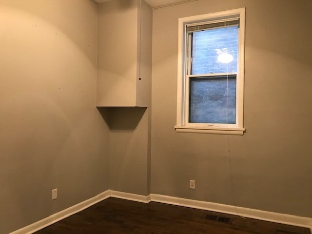 Building Photo - 2248 N Southport Ave