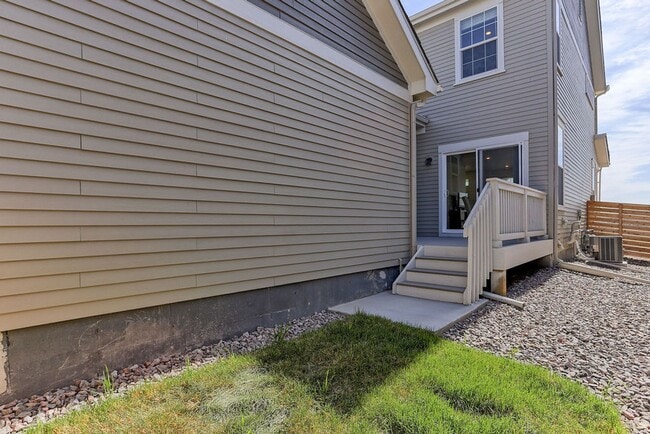 Building Photo - 3 Bedroom 3 Bath in Mosaic!
