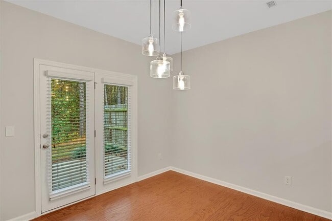 Building Photo - 212 Madison Ave