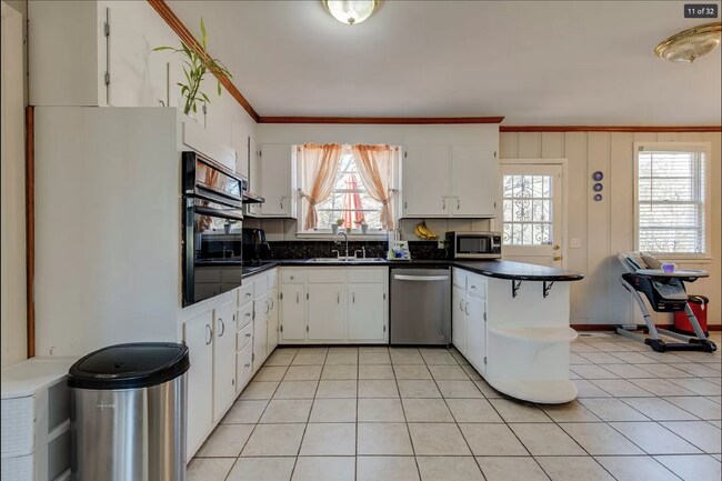 Building Photo - Charming 2 Bedroom Rental Home in Nashville with 1500 Sq Ft - Must See!